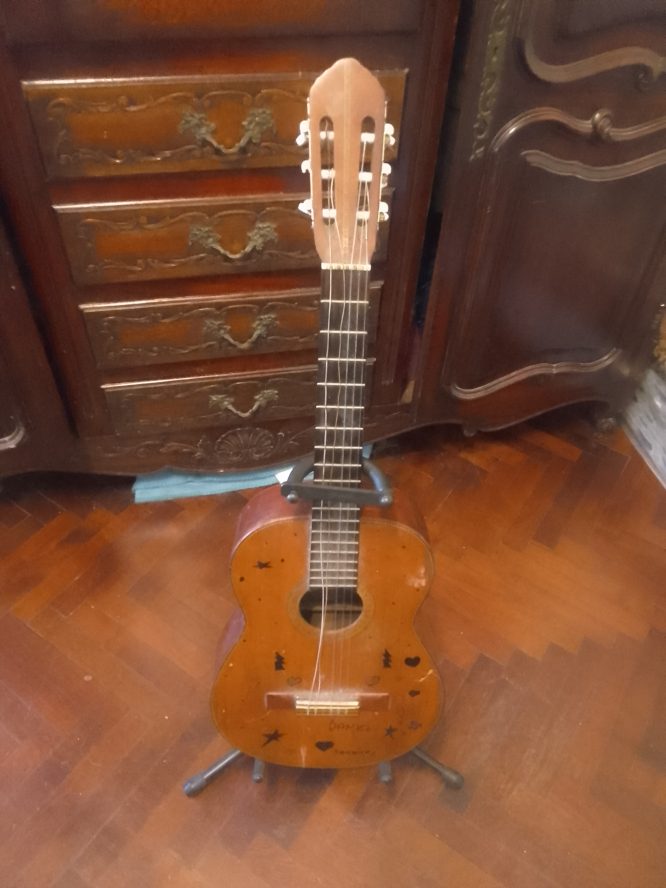 Guitarra criolla vieja